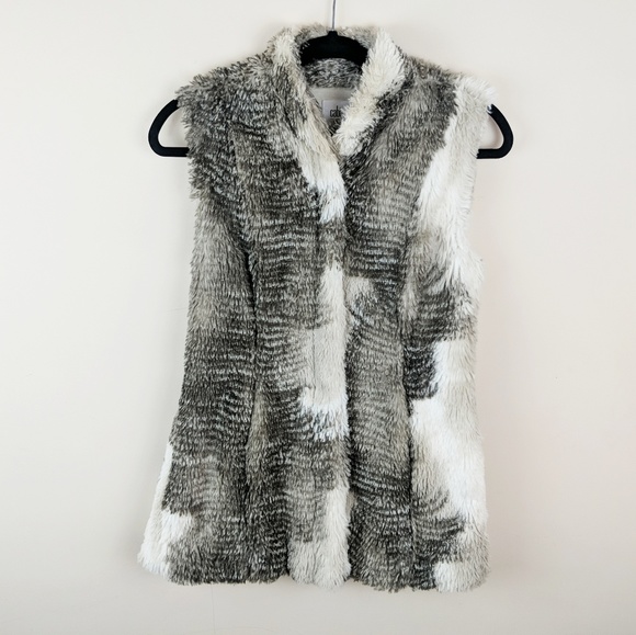 Cabi Aspen Faux Fur Vest winter jacket Great cond - Picture 2 of 3